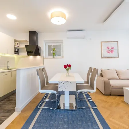Apartment Lucija - Two Bedroom With Balcony And Sea View Dubrovnik