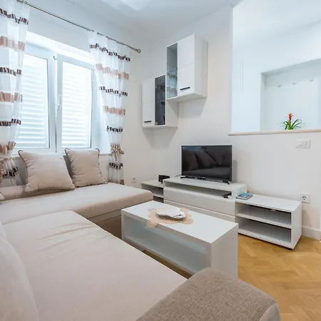 Apartment Lucija - Two Bedroom With Balcony And Sea View Dubrovnik
