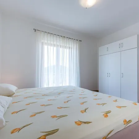 Apartment Lucija - Two Bedroom With Balcony And Sea View *