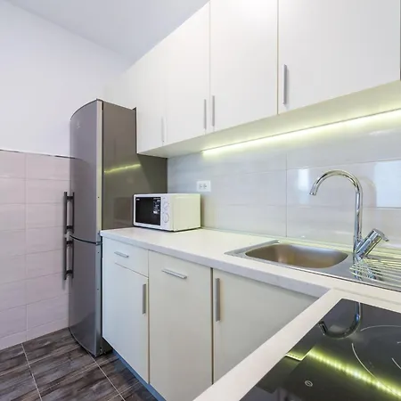 Apartment Lucija - Two Bedroom With Balcony And Sea View Dubrovnik